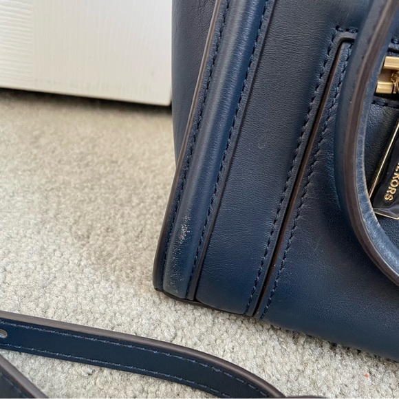 Michael Kors Small Navy Colette Purse - Excellent Condition - Picture 4 of 9